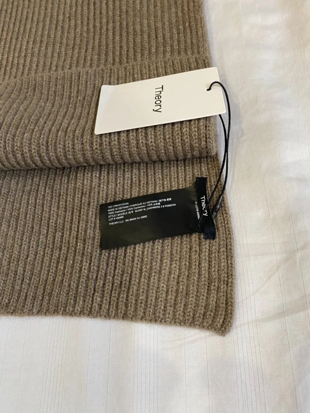 Theory mens dark feather melange cashmere scarf PO888704 NWT